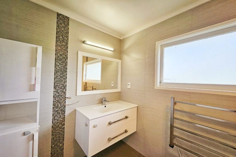 Photo of property in 5 Nicholson Place, Hillcrest, Auckland, 0627