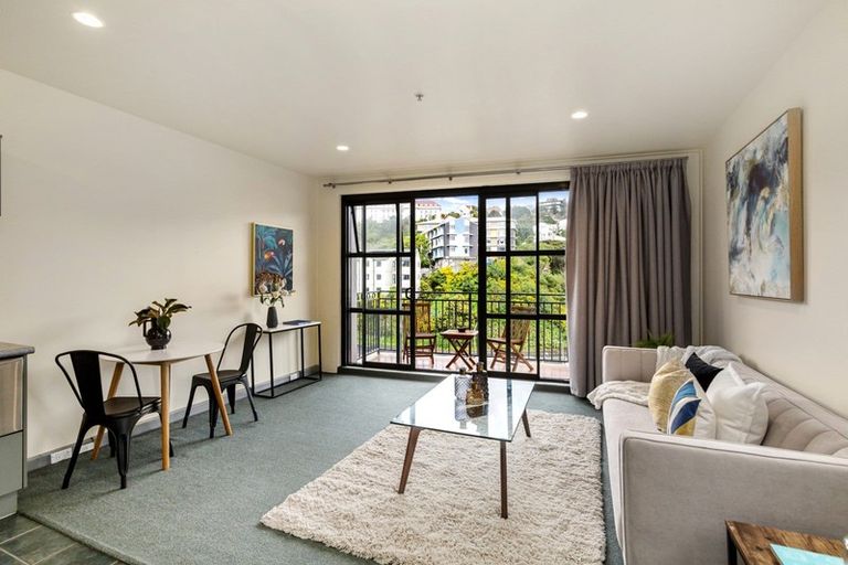 Photo of property in Atrium Towers, 7f/154 The Terrace, Wellington Central, Wellington, 6011