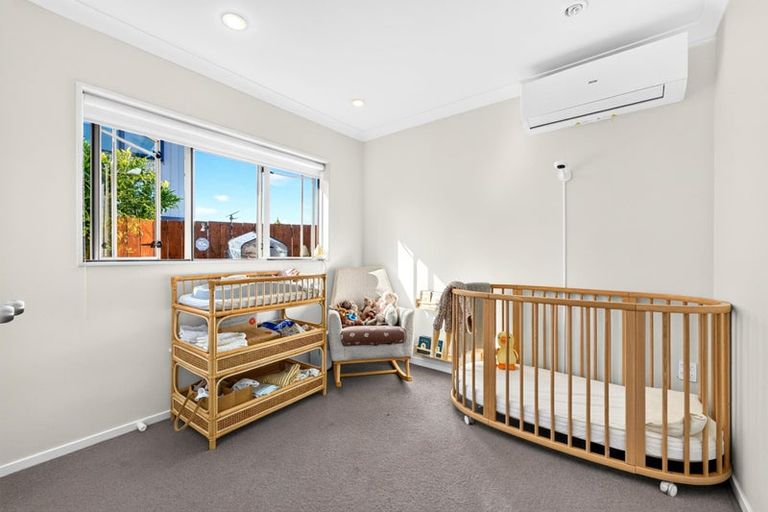 Photo of property in 3 Zefiro Drive, Massey, Auckland, 0614