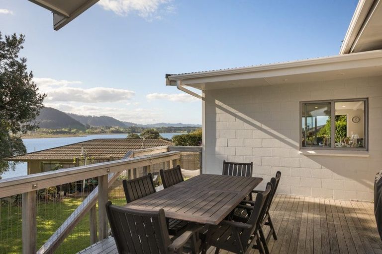 Photo of property in 20 Moana Drive, Tanners Point, Katikati, 3177