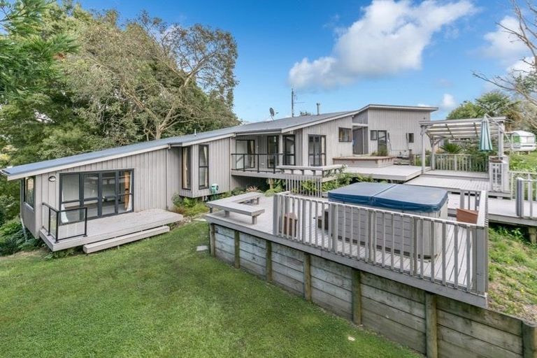 Photo of property in 10 Kakaramea Road, Pirongia, Te Awamutu, 3876
