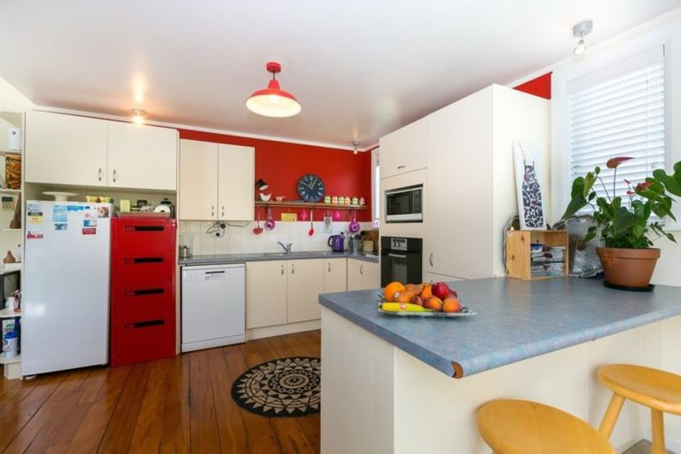 Photo of property in 24 Dunn Street, Egmont Village, 4372