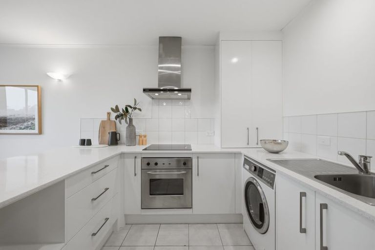 Photo of property in 15/83 Lake Road, Devonport, Auckland, 0622