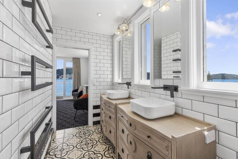 Photo of property in 322 Oriental Parade, Oriental Bay, Wellington, 6011