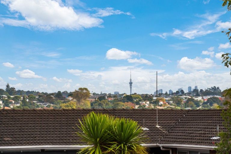 Photo of property in 16 Tercel Place, Sunnyhills, Auckland, 2010