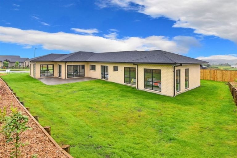 Photo of property in 3 Deol Drive, Pukekohe, 2120