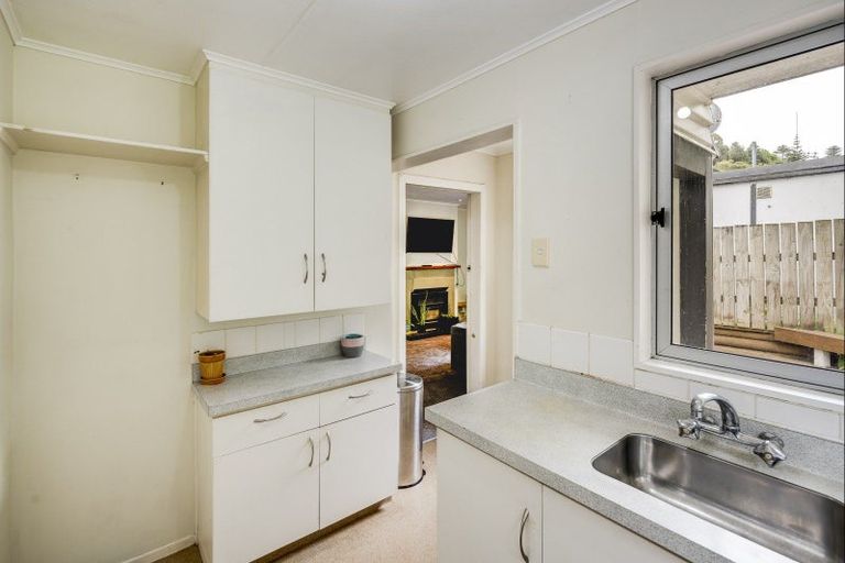 Photo of property in 9 Chaucer Road, Hospital Hill, Napier, 4110