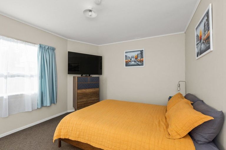 Photo of property in 16 Guildford Street, Tamatea, Napier, 4112