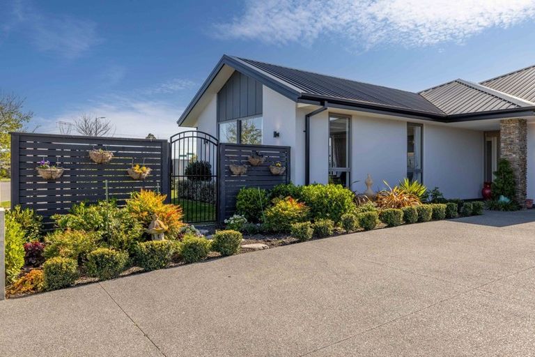 Photo of property in 36 Chatsworth Avenue, Rangiora, 7400