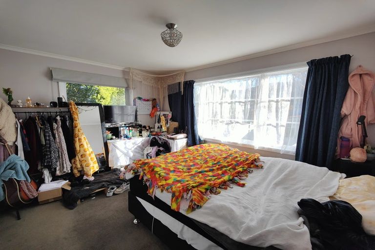 Photo of property in 18 Handyside Street, Tawa, Wellington, 5028