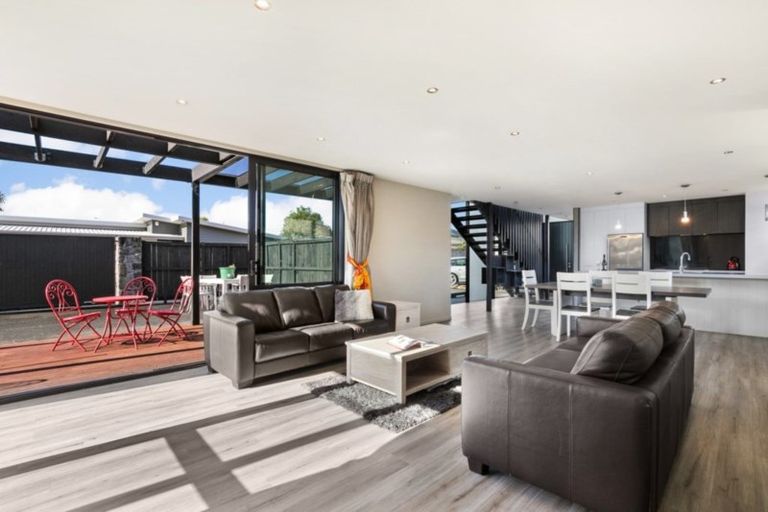 Photo of property in 47 Great South Road, Papakura, 2110