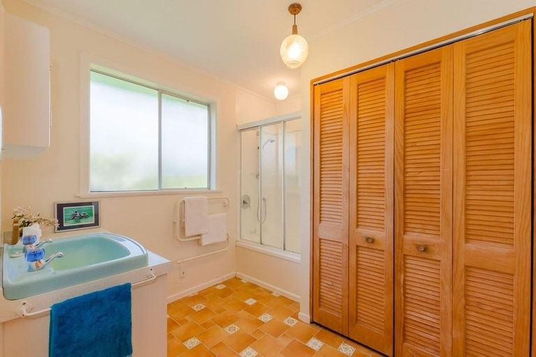 Photo of property in 21 Kohekohe Road, Waikanae, 5036