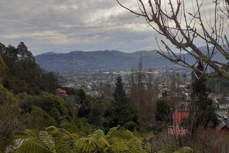 Photo of property in 6 Kerkwall Drive, Naenae, Lower Hutt, 5011