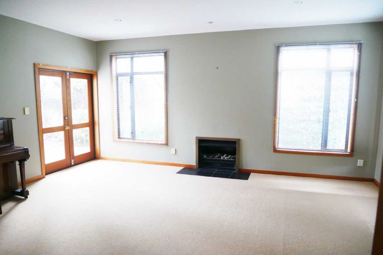 Photo of property in 105 Hawford Road, Opawa, Christchurch, 8023