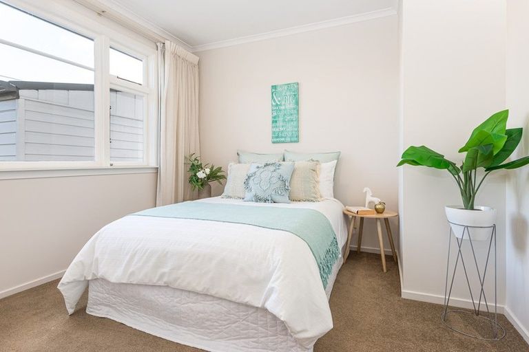 Photo of property in 221 Weston Road, St Albans, Christchurch, 8052