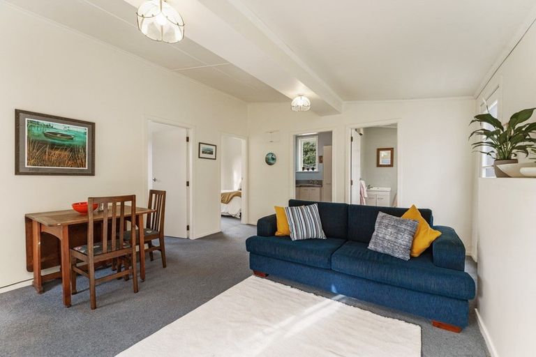 Photo of property in 8a Robertson Road, Paekakariki, 5034