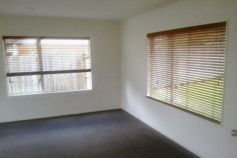 Photo of property in 39 Seymour Road, Sunnyvale, Auckland, 0612