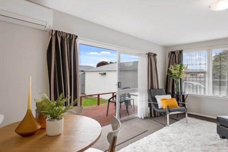 Photo of property in 2/166 Halswell Road, Hillmorton, Christchurch, 8025