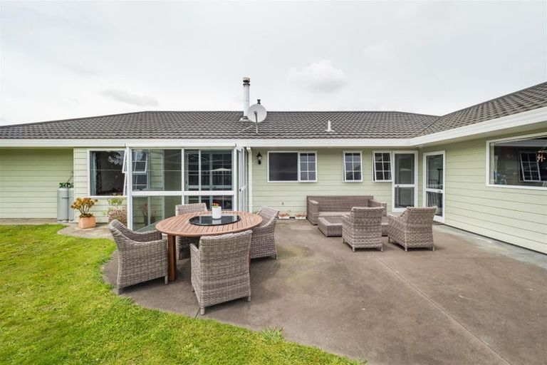 Photo of property in 130 Parewanui Road, Bulls, 4894