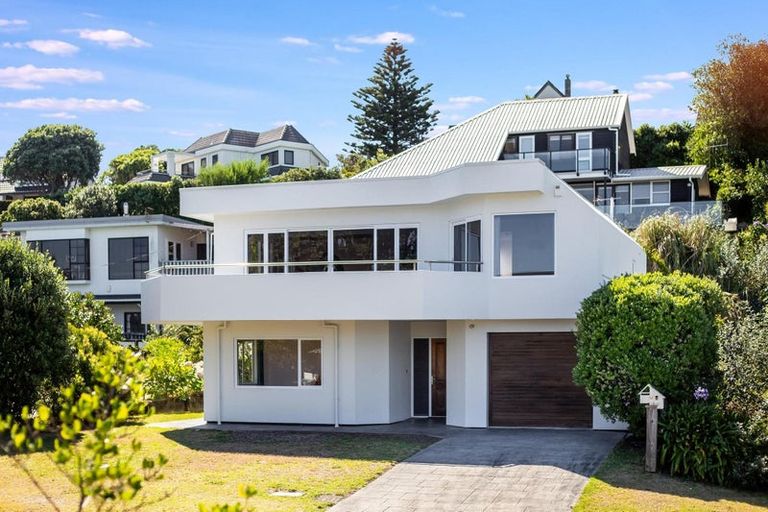 Photo of property in 17a Groves Road, Raumati Beach, Paraparaumu, 5032