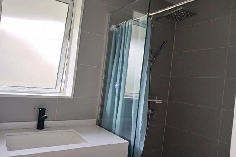 Photo of property in 73d Oraha Road, Kumeu, 0892