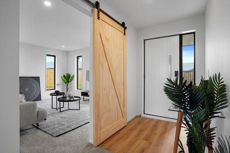 Photo of property in 5 Hunter Lane, Amberley, 7410