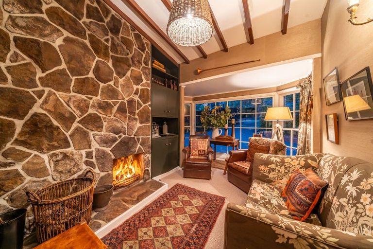 Photo of property in 9 Chatsworth Road, Silverstream, Upper Hutt, 5019