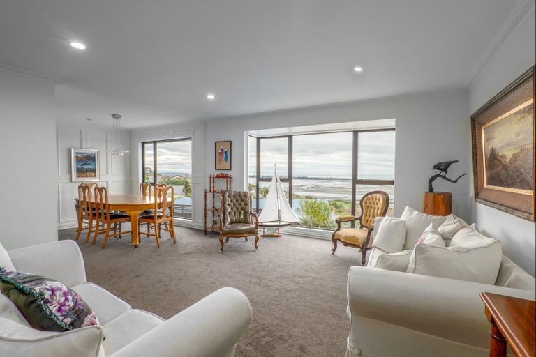 Photo of property in 100 Mount Pleasant Road, Mount Pleasant, Christchurch, 8081