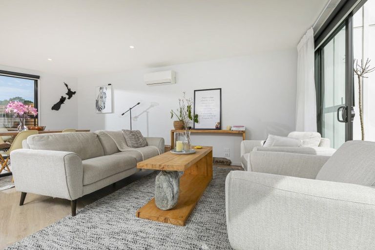 Photo of property in 105 Bonair Crescent, Silverdale, 0932