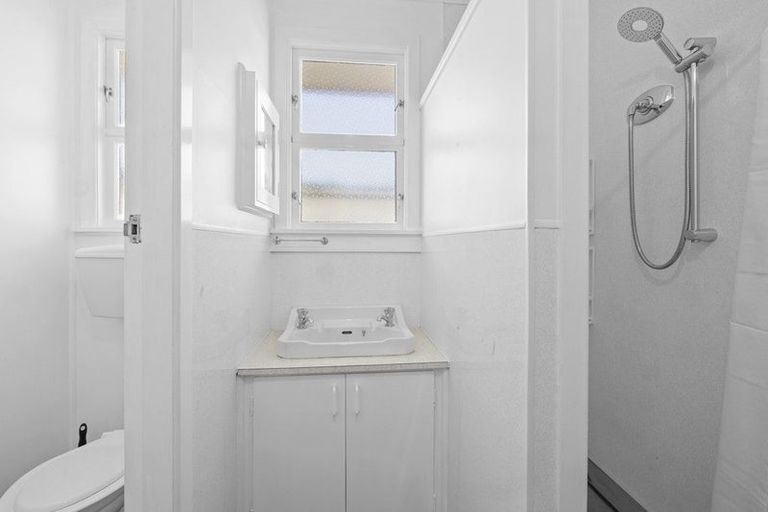 Photo of property in 1/306 Devon Street West, New Plymouth, 4310