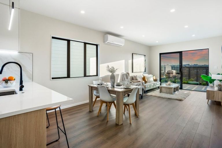 Photo of property in 10 Greenbrier Street, Westgate, 0814