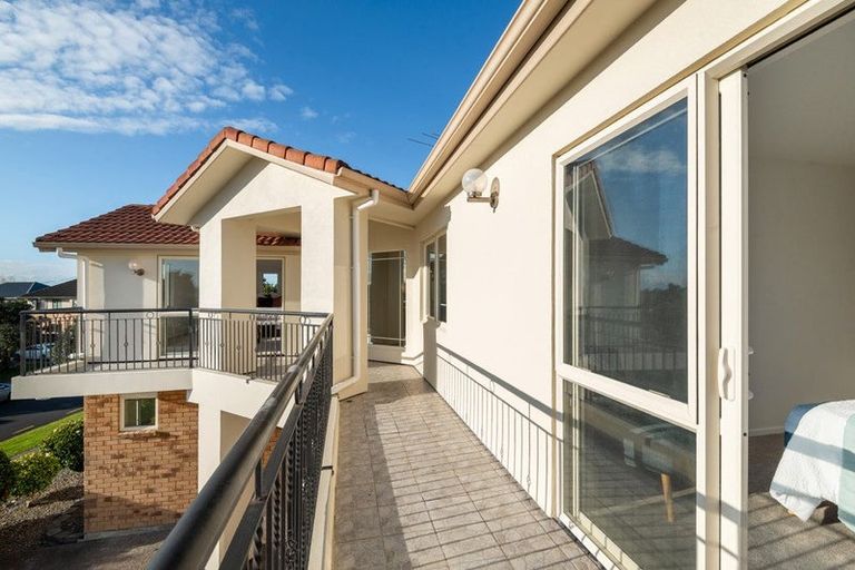 Photo of property in 6 Kittiwake Drive, Schnapper Rock, Auckland, 0632