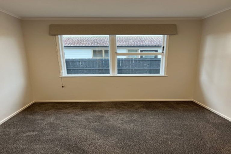 Photo of property in 2a Lansdown Place, Papakura, 2110