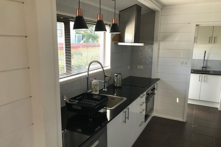 Photo of property in 4 Rotoma Rise, Clover Park, Auckland, 2019