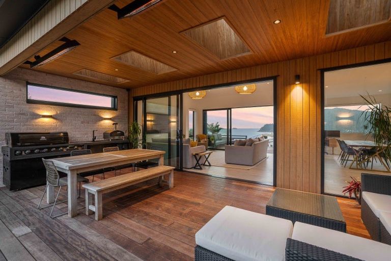 Photo of property in 196 Paku Drive, Tairua, 3508