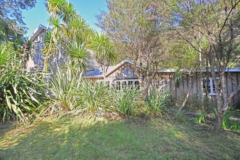 Photo of property in 92 Frost Road, Leigh, Warkworth, 0985