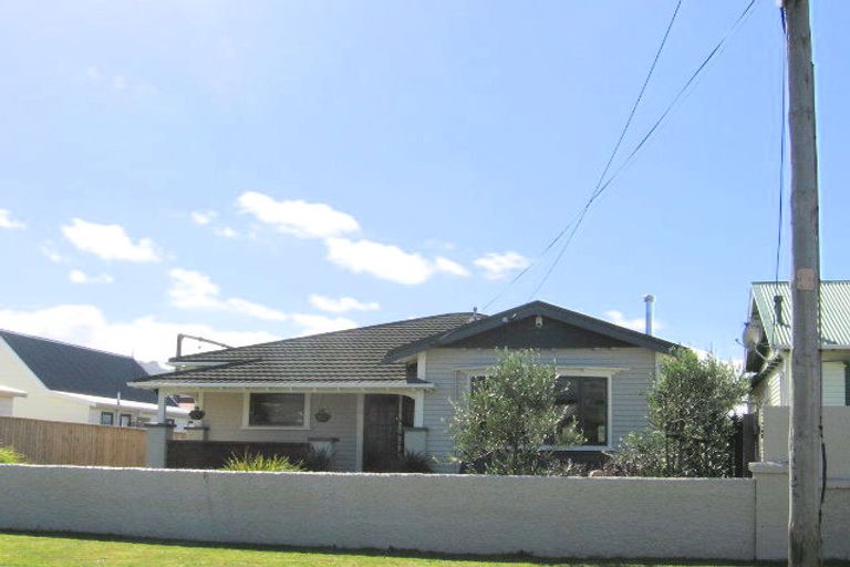 Photo of property in 15 North Street, Petone, Lower Hutt, 5012