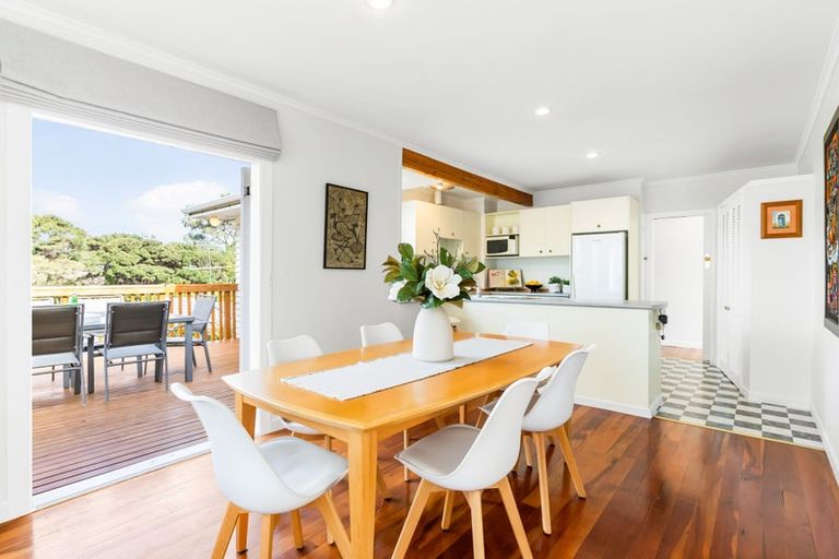 Photo of property in 2/18 Felstead Street, Birkenhead, Auckland, 0626