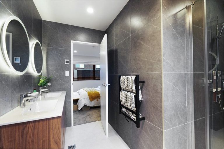 Photo of property in 73d Salamanca Road, Sunnynook, Auckland, 0620