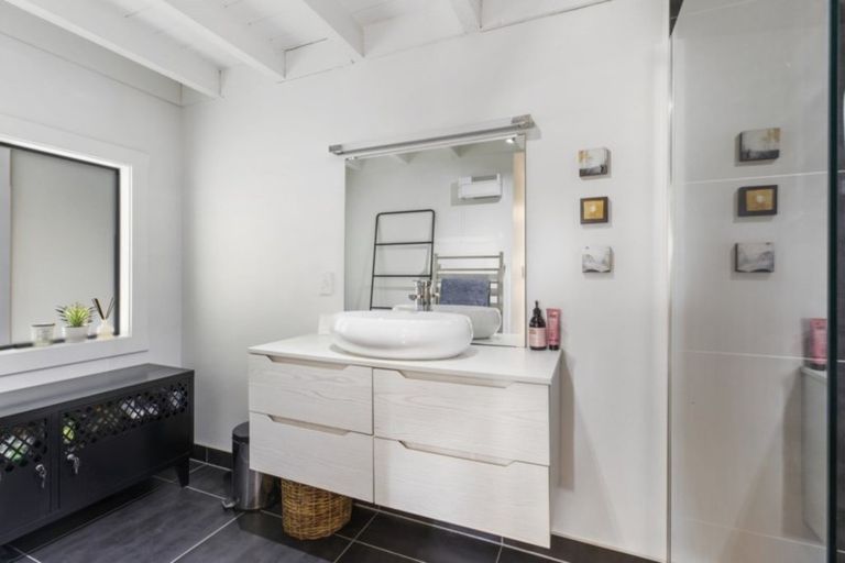 Photo of property in 350 Clifton Road, Whitford, Howick, 2571