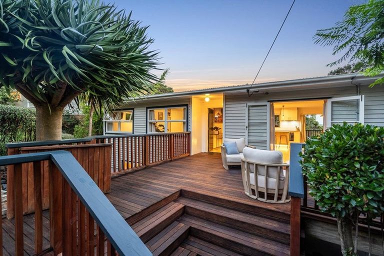 Photo of property in 10a Wilding Avenue, Northcote Point, Auckland, 0627