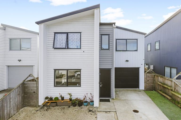Photo of property in 104 Bellbird Street, Papakura, 2110
