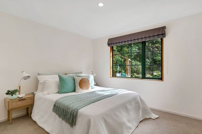 Photo of property in 11 Bishops Glen, Tawa, Wellington, 5028