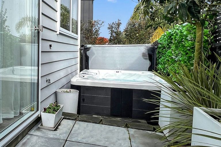 Photo of property in 51a Gills Road, Bucklands Beach, Auckland, 2014