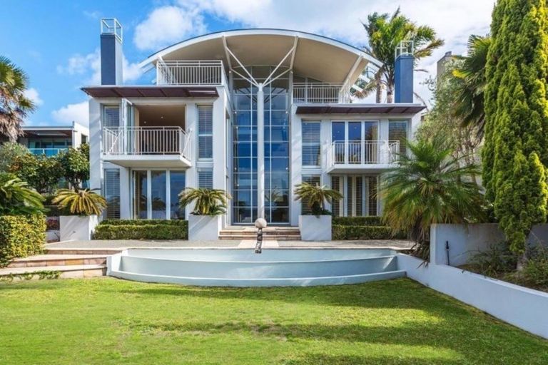 Photo of property in 20 Courtneys, West Harbour, Auckland, 0618