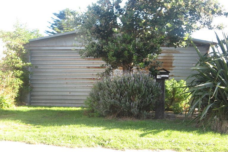 Photo of property in 19 Aperahama Street, Paekakariki, 5034