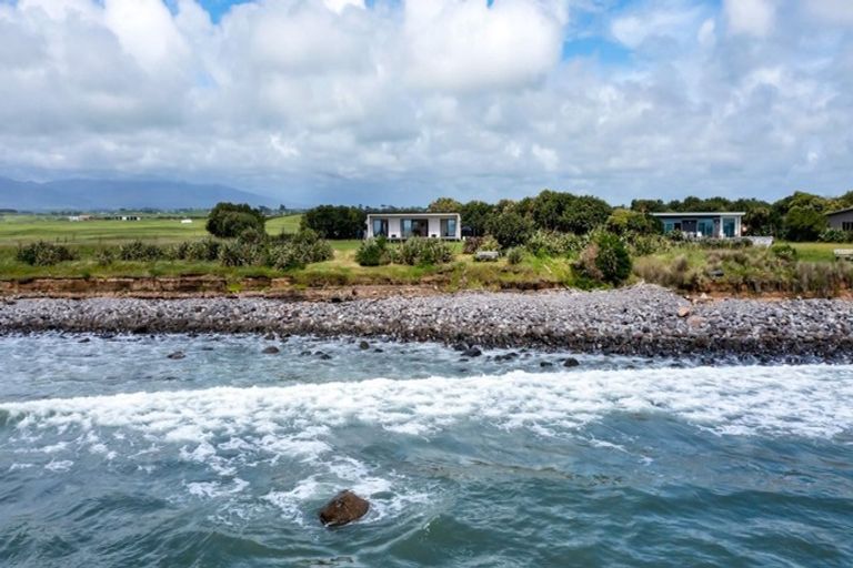 Photo of property in 317 Porikapa Road, Warea, New Plymouth, 4381