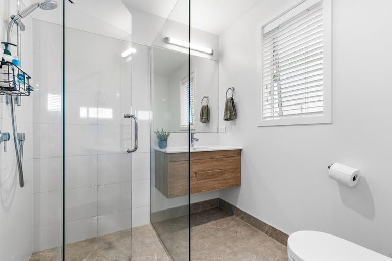 Photo of property in 103 Station Road, Kumeu, 0891