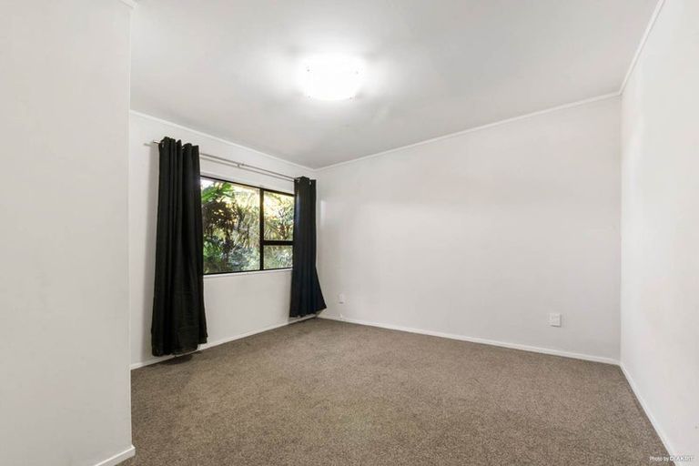 Photo of property in 20 Tatyana Place, Massey, Auckland, 0614