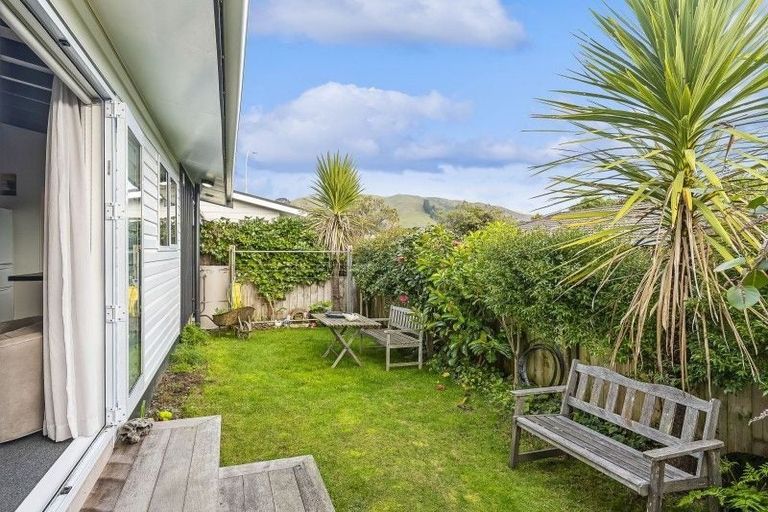 Photo of property in 497b Te Moana Road, Waikanae, 5036